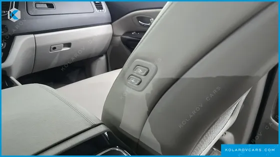 KIA CARNIVAL 11-SEATER PRESTIGE