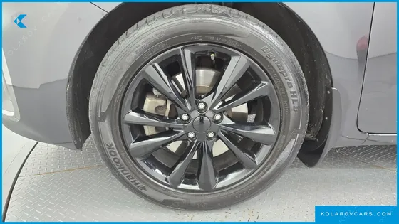 KIA CARNIVAL GASOLINE 9-SEATER NOBLESSE SPECIAL