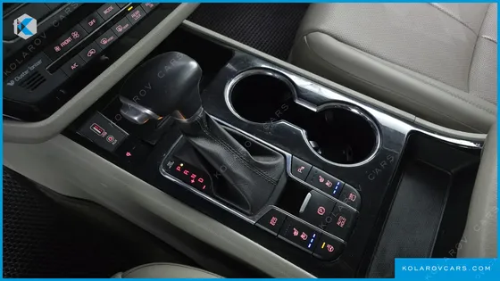 KIA CARNIVAL GASOLINE 9-SEATER NOBLESSE SPECIAL