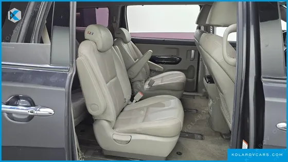 KIA CARNIVAL GASOLINE 9-SEATER NOBLESSE SPECIAL