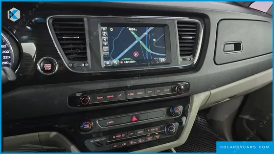 KIA CARNIVAL GASOLINE 9-SEATER NOBLESSE SPECIAL