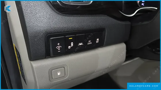 KIA CARNIVAL GASOLINE 9-SEATER NOBLESSE SPECIAL
