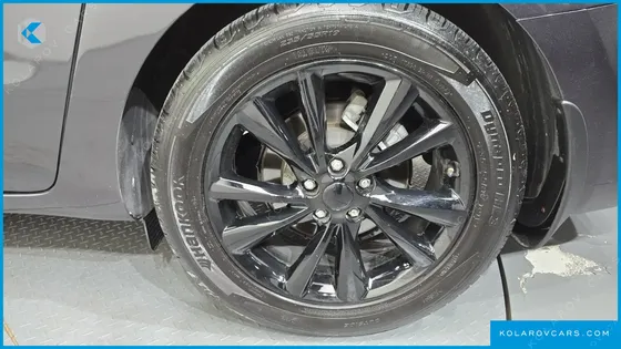 KIA CARNIVAL GASOLINE 9-SEATER NOBLESSE SPECIAL