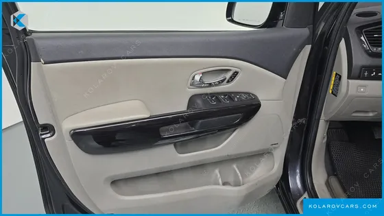 KIA CARNIVAL GASOLINE 9-SEATER NOBLESSE SPECIAL