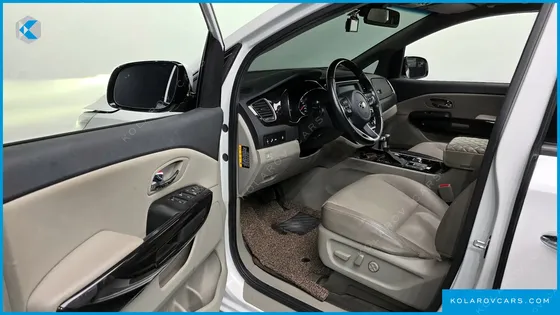 KIA CARNIVAL 9-SEATER PRSTIGE