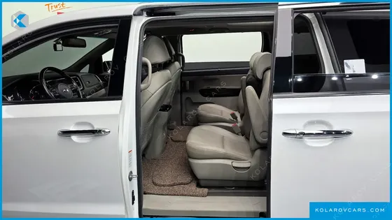 KIA CARNIVAL 9-SEATER PRSTIGE