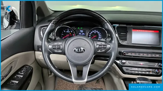 KIA CARNIVAL 9-SEATER PRSTIGE