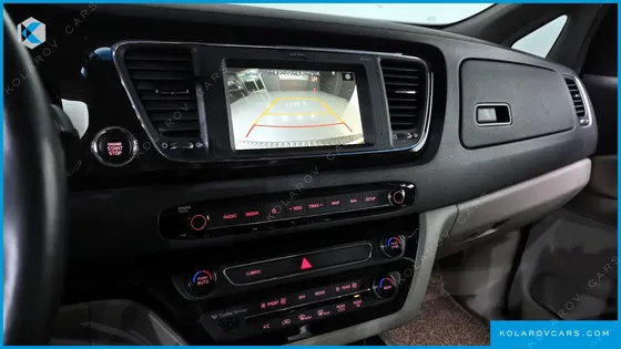 KIA CARNIVAL 9-SEATER PRSTIGE