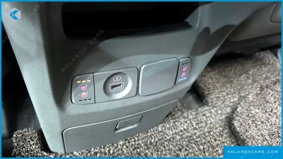 KIA CARNIVAL 9-SEATER PRSTIGE