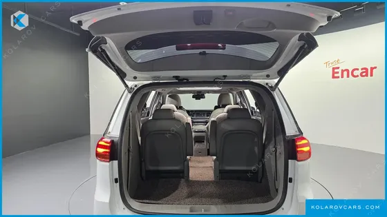 KIA CARNIVAL 9-SEATER PRSTIGE
