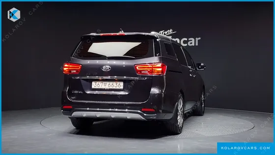 KIA CARNIVAL 9-SEATER NOBLESSE