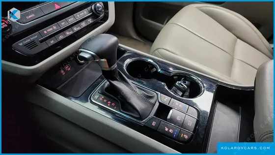 KIA CARNIVAL 9-SEATER NOBLESSE