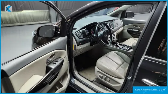 KIA CARNIVAL 9-SEATER NOBLESSE