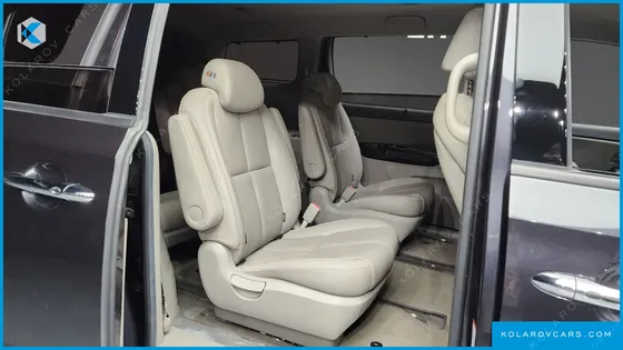 KIA CARNIVAL 9-SEATER NOBLESSE