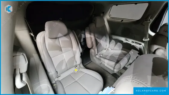 KIA CARNIVAL 9-SEATER NOBLESSE