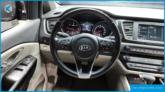 KIA CARNIVAL 9-SEATER NOBLESSE