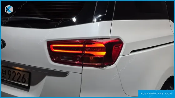 KIA CARNIVAL 9-SEATER NOBLESSE SPECIAL
