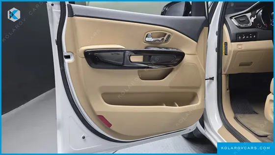 KIA CARNIVAL 9-SEATER NOBLESSE SPECIAL