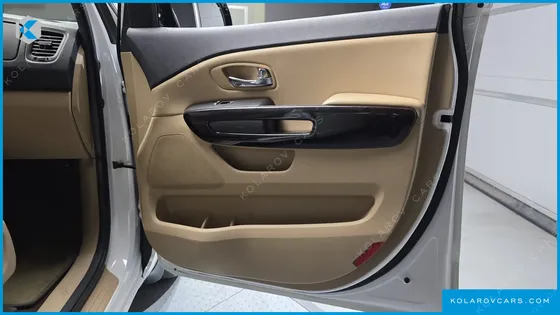 KIA CARNIVAL 9-SEATER NOBLESSE SPECIAL