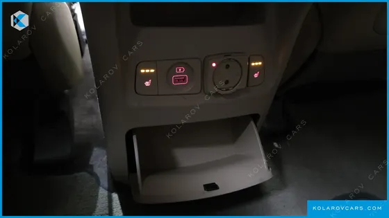 KIA CARNIVAL 9-SEATER NOBLESSE SPECIAL