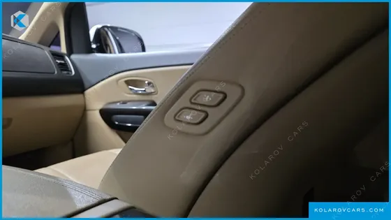 KIA CARNIVAL 9-SEATER NOBLESSE SPECIAL