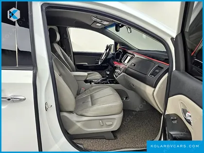 KIA CARNIVAL 9-SEATER NOBLESSE SPECIAL