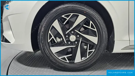 HYUNDAI GRANDEUR LE BLANC