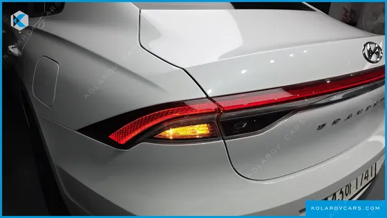 HYUNDAI GRANDEUR LE BLANC