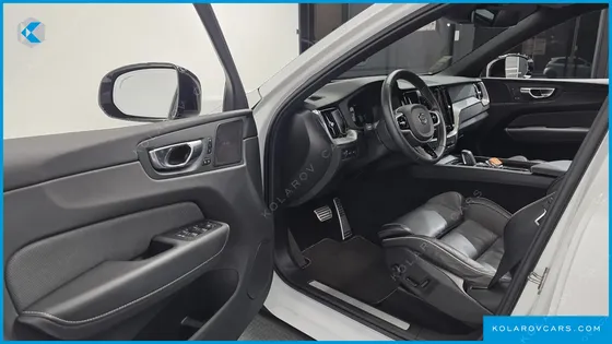 VOLVO XC60 T8 R-DESIGN