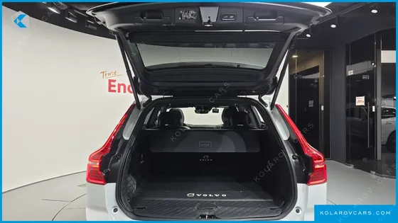 VOLVO XC60 T8 R-DESIGN