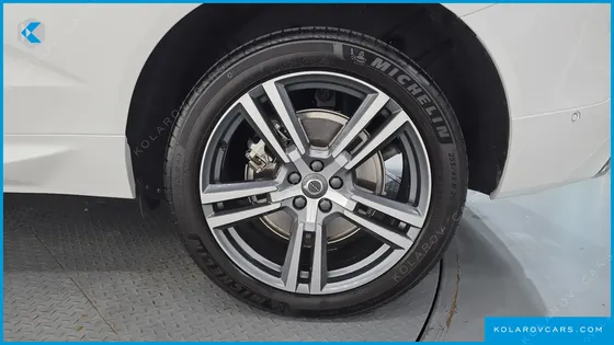 VOLVO XC60 T8 R-DESIGN