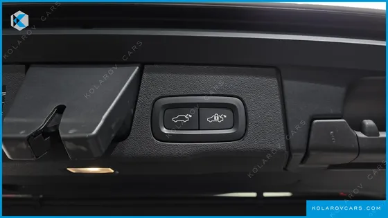 VOLVO XC60 T8 R-DESIGN