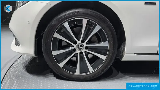 MERCEDES E-CLASS E300E 4MATIC EXCLUSIVE