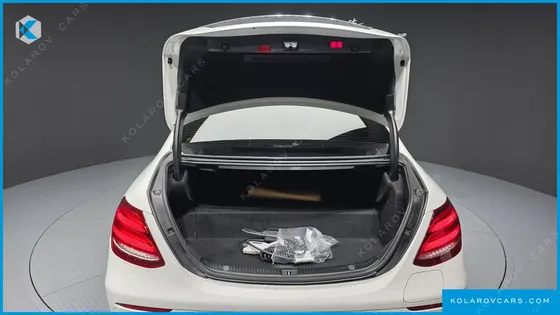 MERCEDES E-CLASS E300E 4MATIC EXCLUSIVE