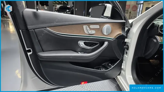 MERCEDES E-CLASS E300E 4MATIC EXCLUSIVE