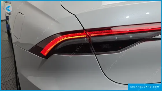 HYUNDAI GRANDEUR LE BLANC