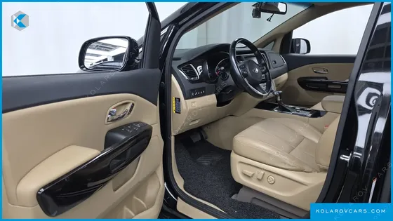 KIA CARNIVAL 7-SEATER LIMOUSINE