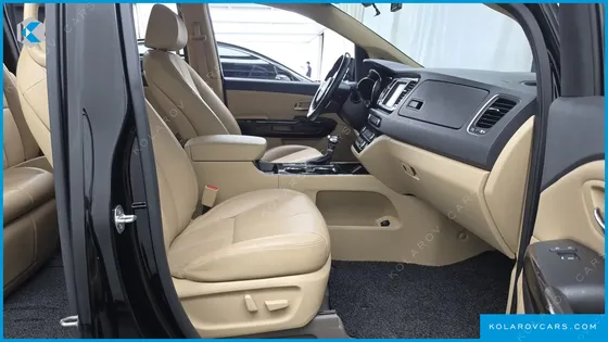 KIA CARNIVAL 7-SEATER LIMOUSINE