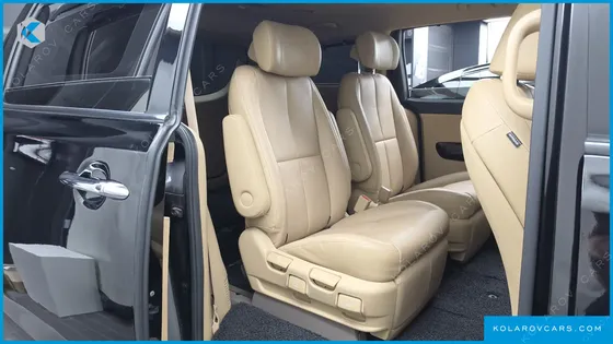 KIA CARNIVAL 7-SEATER LIMOUSINE