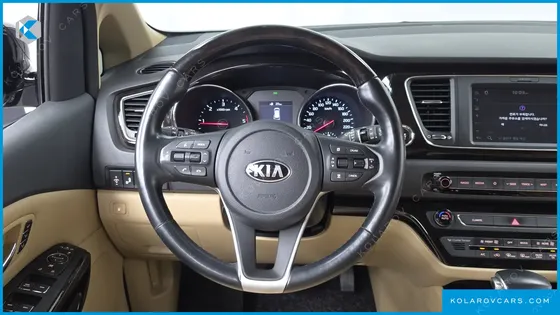 KIA CARNIVAL 7-SEATER LIMOUSINE