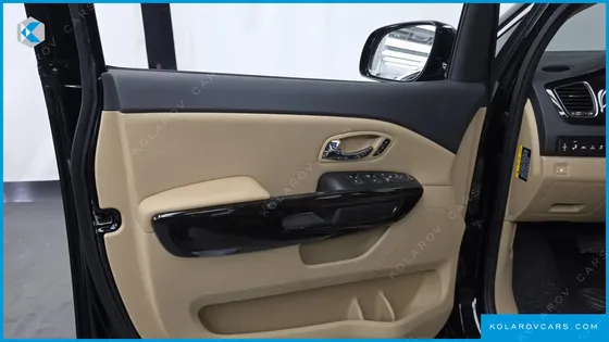 KIA CARNIVAL 7-SEATER LIMOUSINE