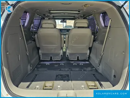 KIA CARNIVAL 7-SEATER LIMOUSINE