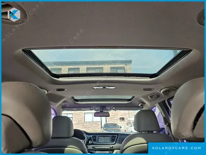 KIA CARNIVAL 7-SEATER LIMOUSINE