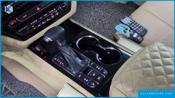 KIA CARNIVAL 9-SEATER NOBLESSE SPECIAL