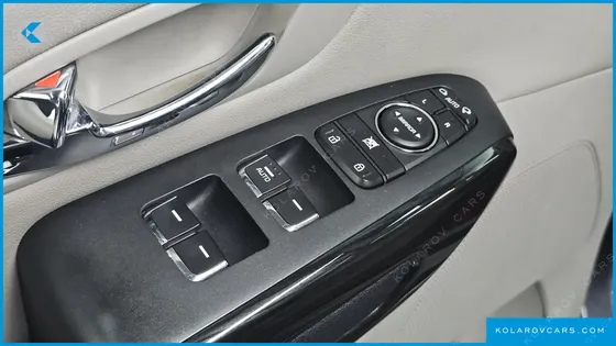 KIA CARNIVAL 9-SEATER PRSTIGE