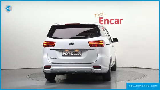 KIA CARNIVAL 9-SEATER LUXURY