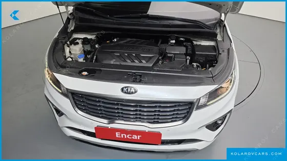 KIA CARNIVAL 9-SEATER LUXURY