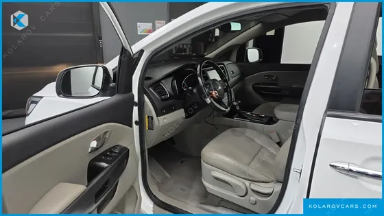 KIA CARNIVAL 9-SEATER LUXURY