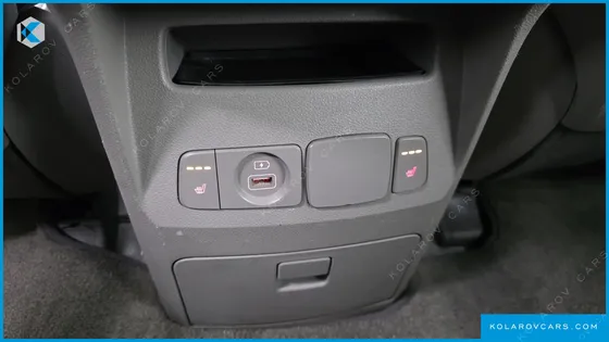 KIA CARNIVAL 9-SEATER LUXURY