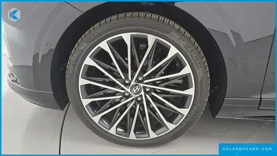 HYUNDAI GRANDEUR CALLIGRAPHY